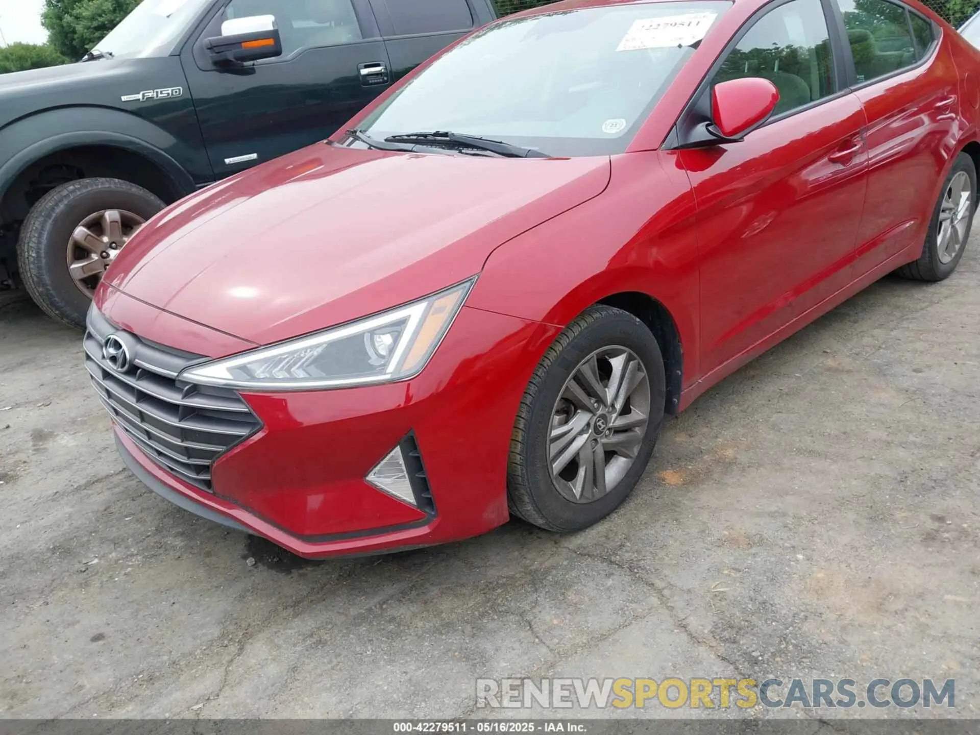 2 fotografías del automóvil dañado KMHD84LF0KU764701 HYUNDAI ELANTRA 2019