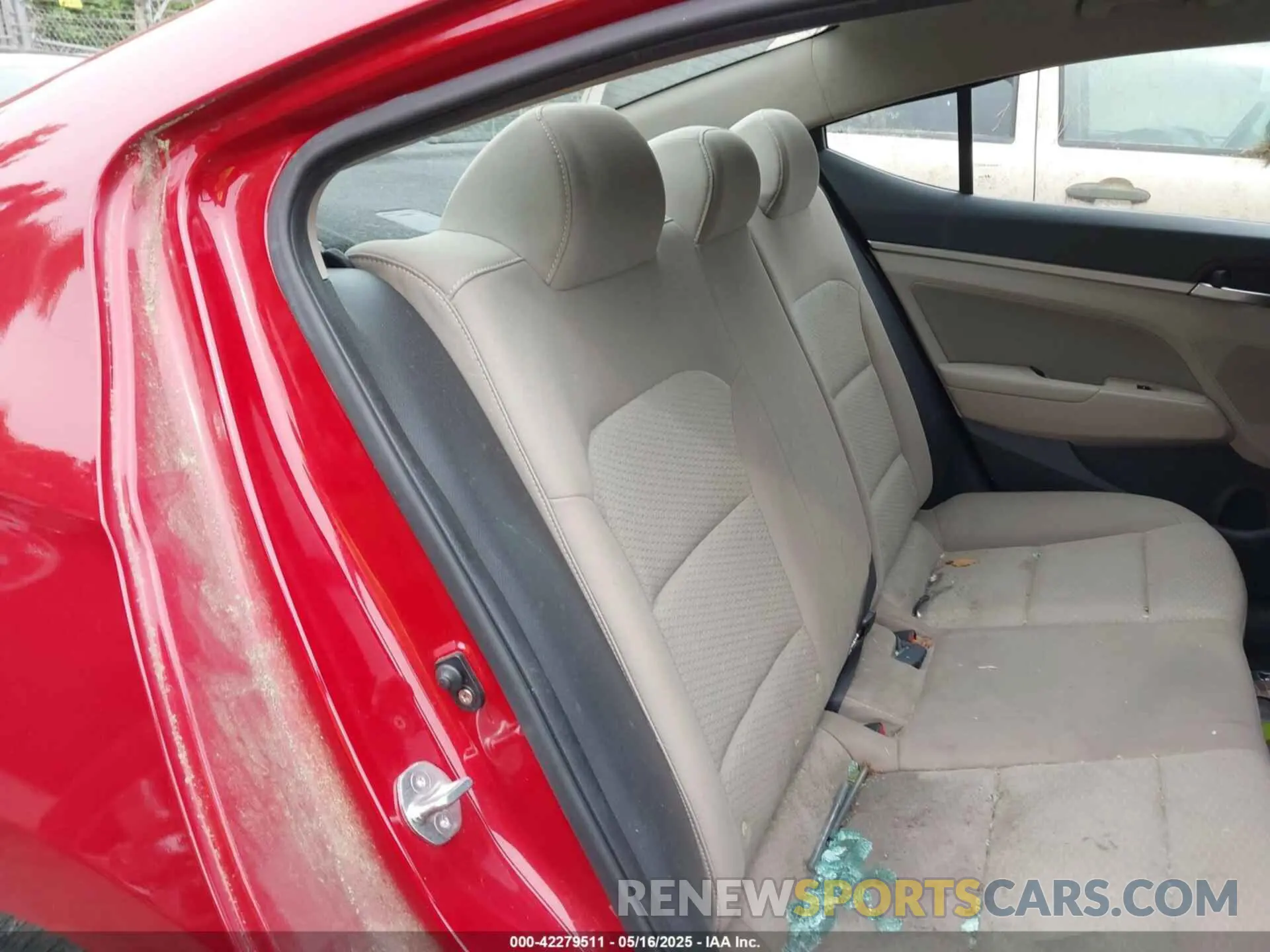 8 fotografías del automóvil dañado KMHD84LF0KU764701 HYUNDAI ELANTRA 2019