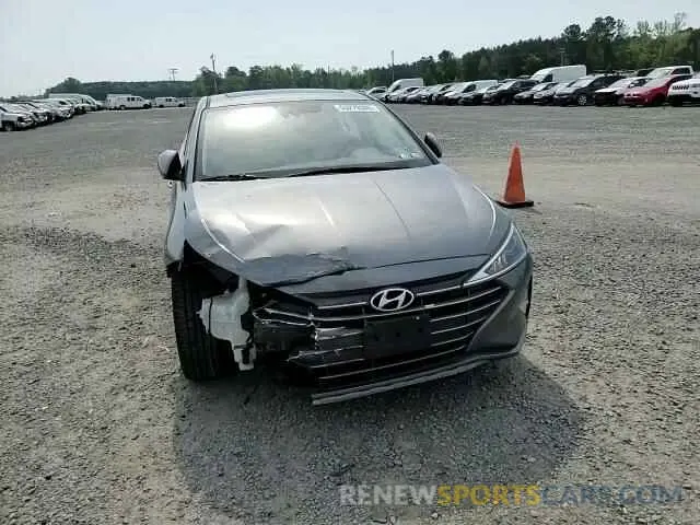 11 fotografías del automóvil dañado KMHD84LF1KU786996 HYUNDAI ELANTRA 2019