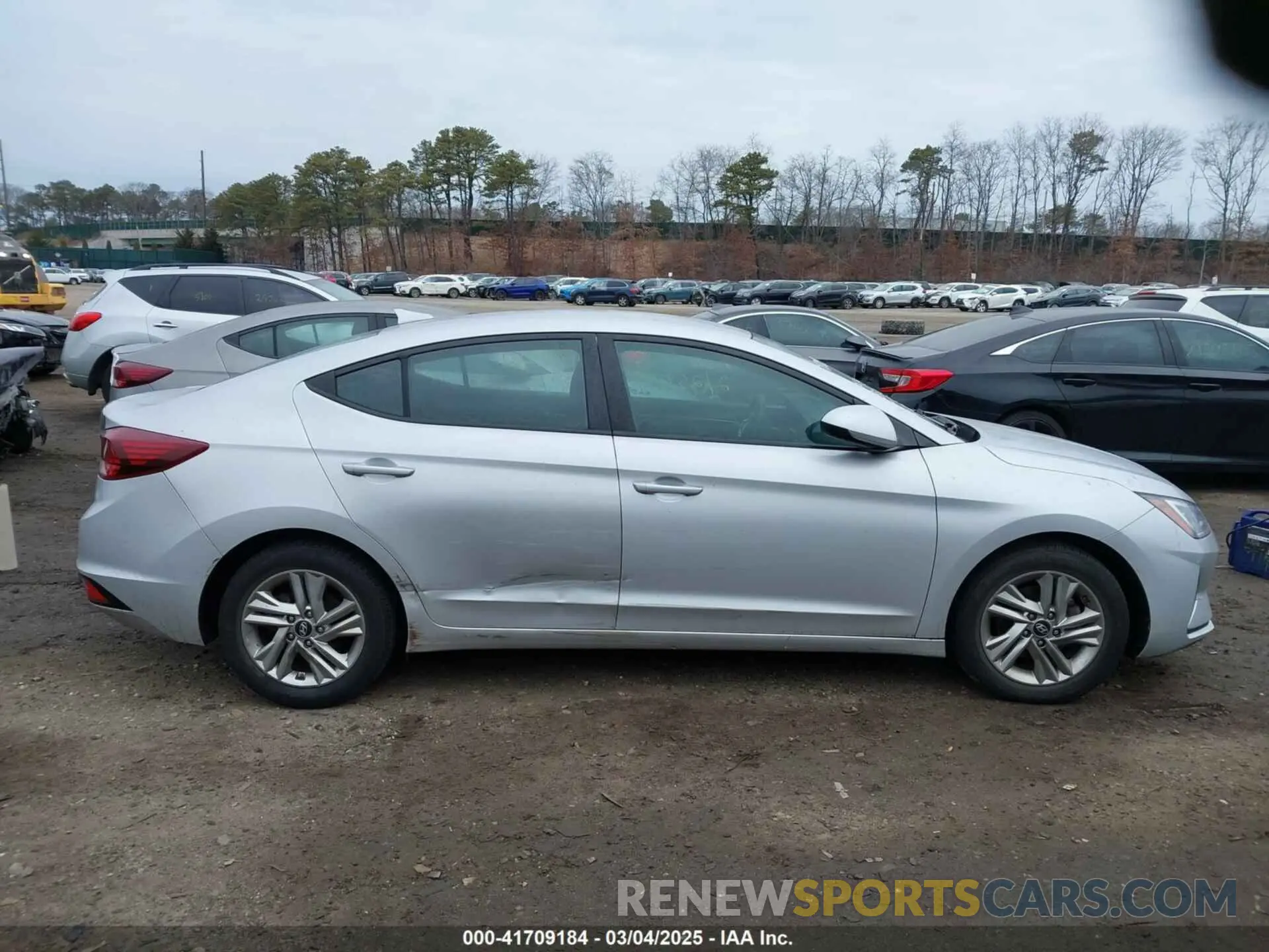 12 fotografías del automóvil dañado KMHD84LF1KU792720 HYUNDAI ELANTRA 2019