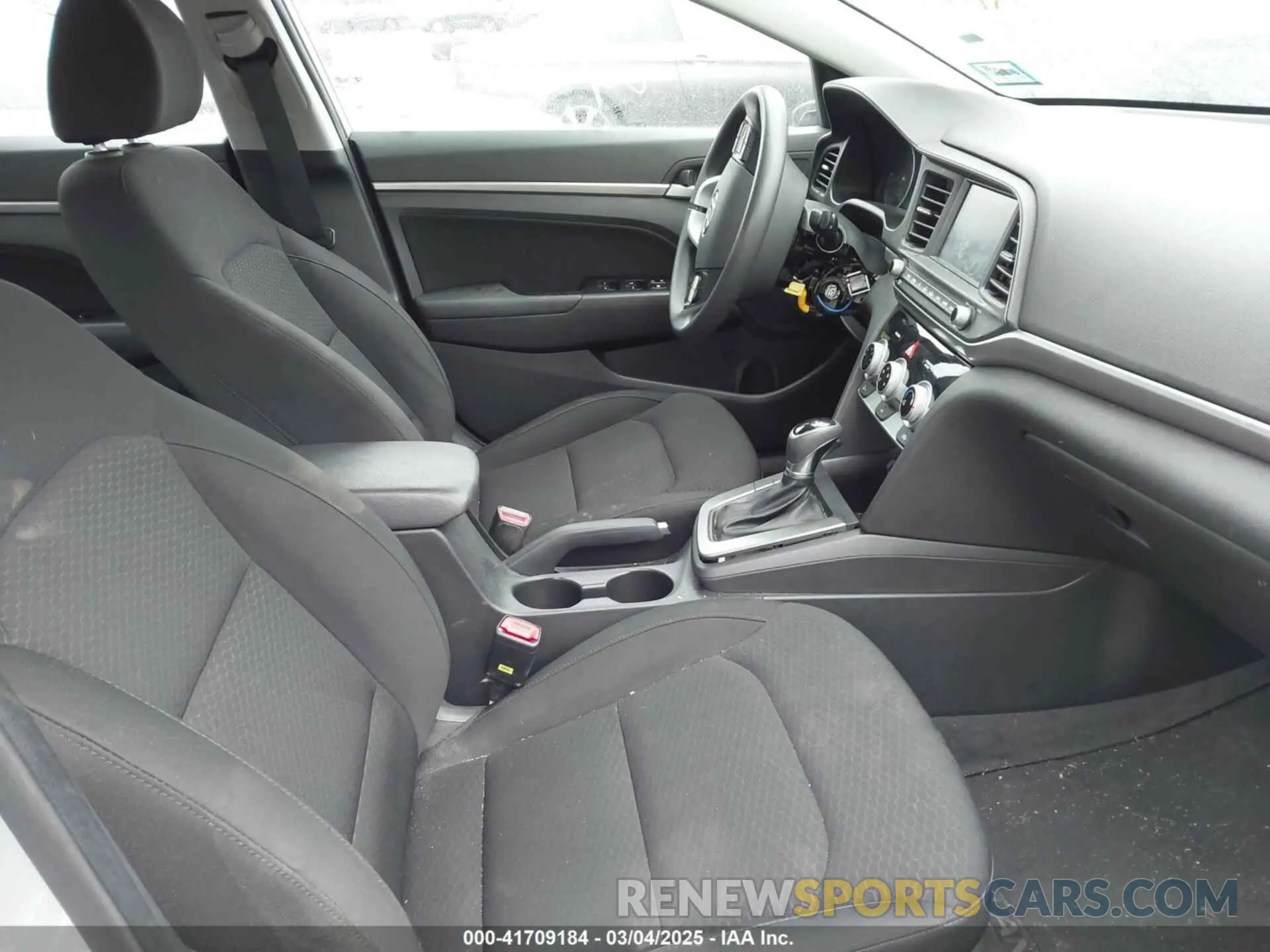 5 fotografías del automóvil dañado KMHD84LF1KU792720 HYUNDAI ELANTRA 2019