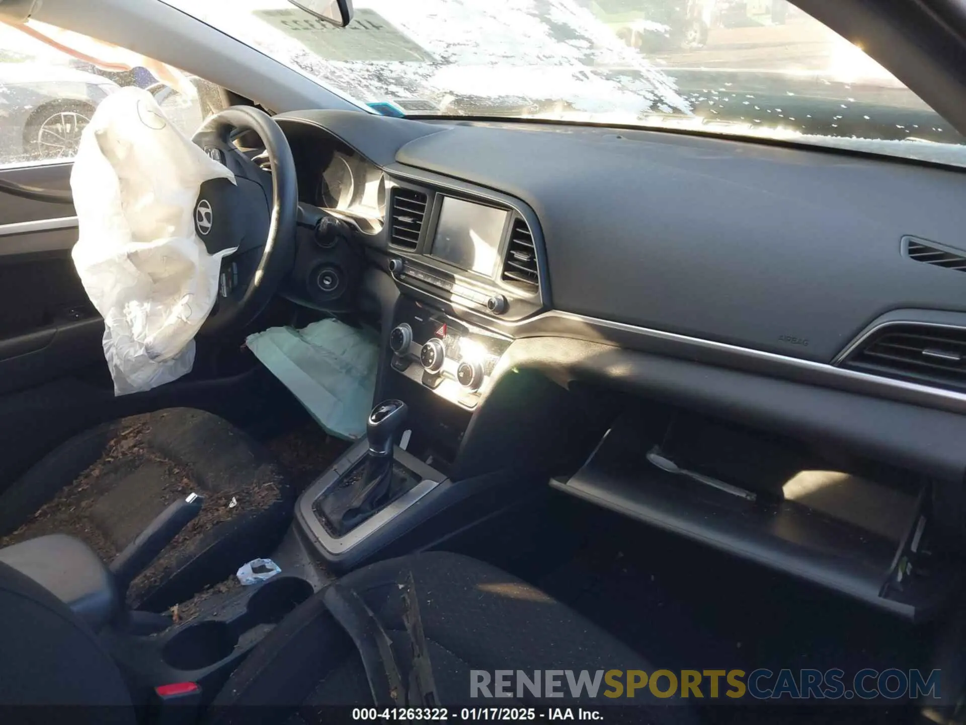 5 fotografías del automóvil dañado KMHD84LF1KU811993 HYUNDAI ELANTRA 2019