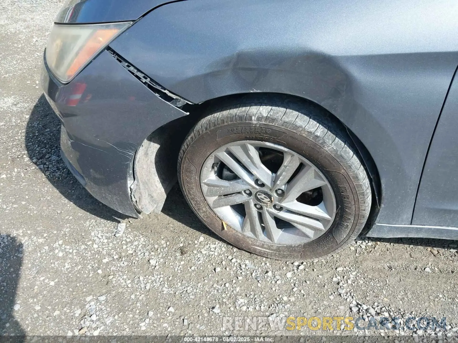 20 fotografías del automóvil dañado KMHD84LF1KU818927 HYUNDAI ELANTRA 2019