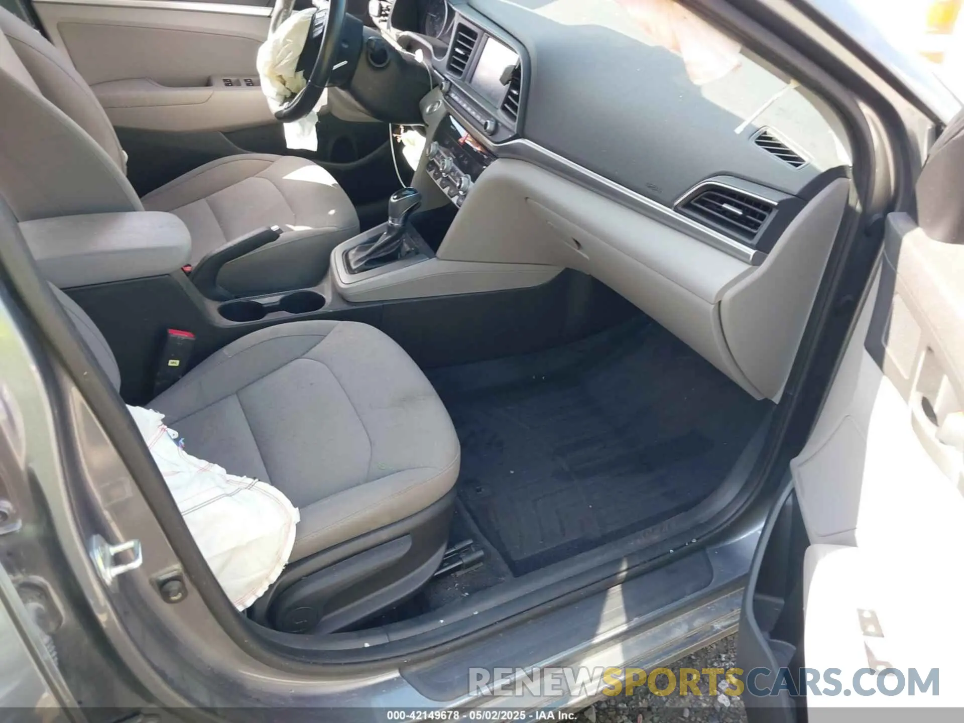 5 fotografías del automóvil dañado KMHD84LF1KU818927 HYUNDAI ELANTRA 2019