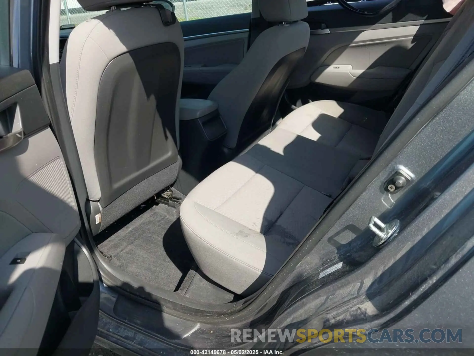 8 fotografías del automóvil dañado KMHD84LF1KU818927 HYUNDAI ELANTRA 2019