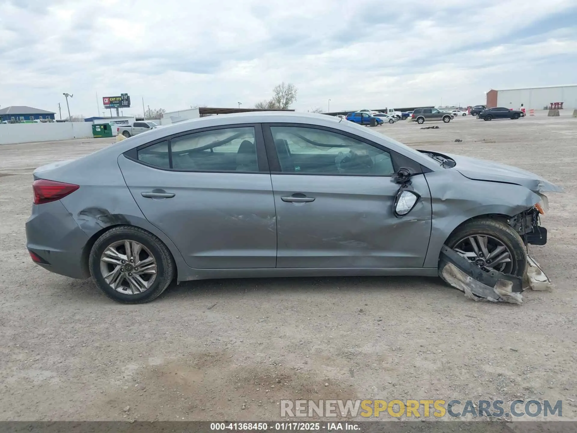 12 fotografías del automóvil dañado KMHD84LF2KU749312 HYUNDAI ELANTRA 2019