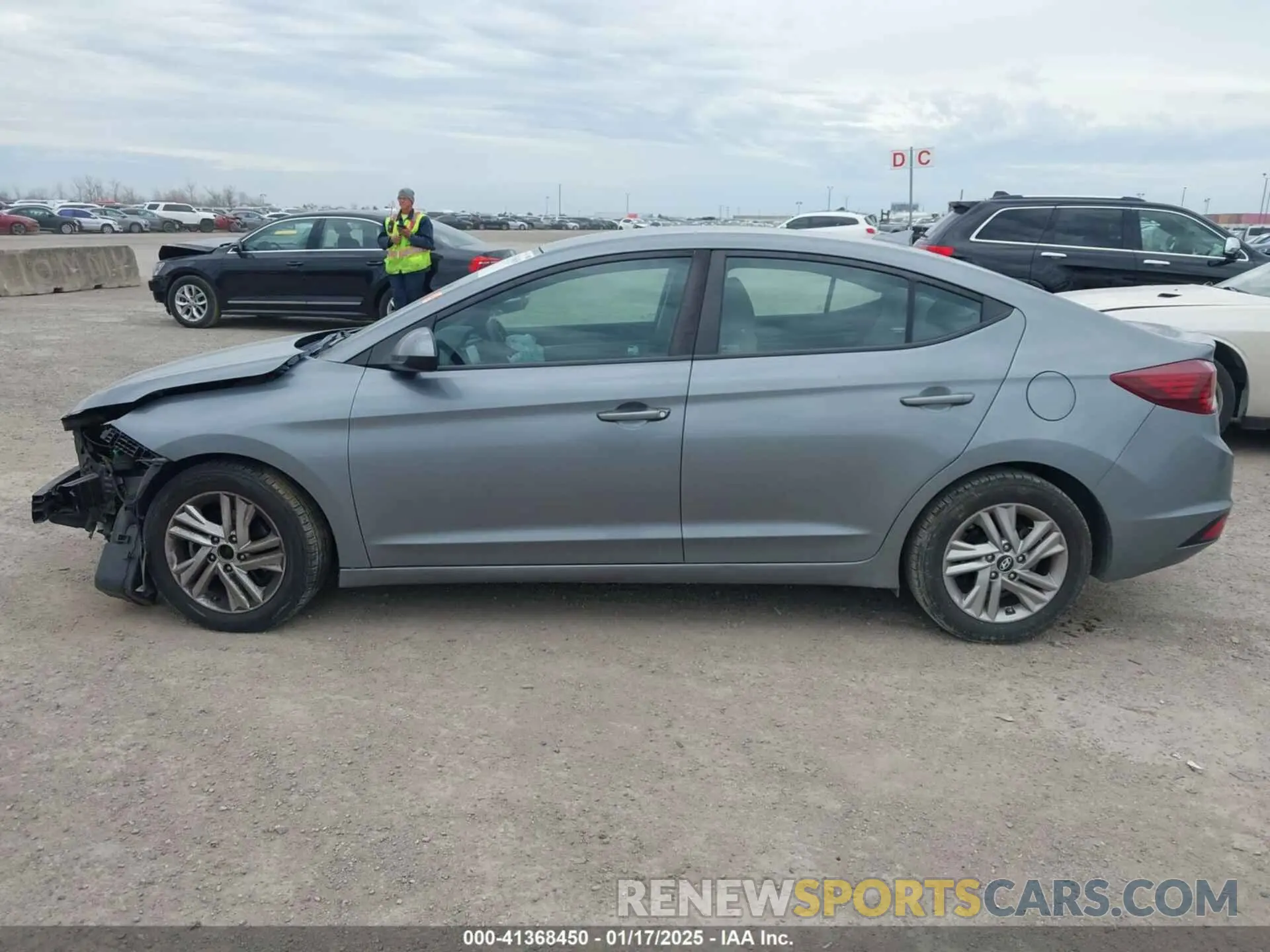 13 fotografías del automóvil dañado KMHD84LF2KU749312 HYUNDAI ELANTRA 2019