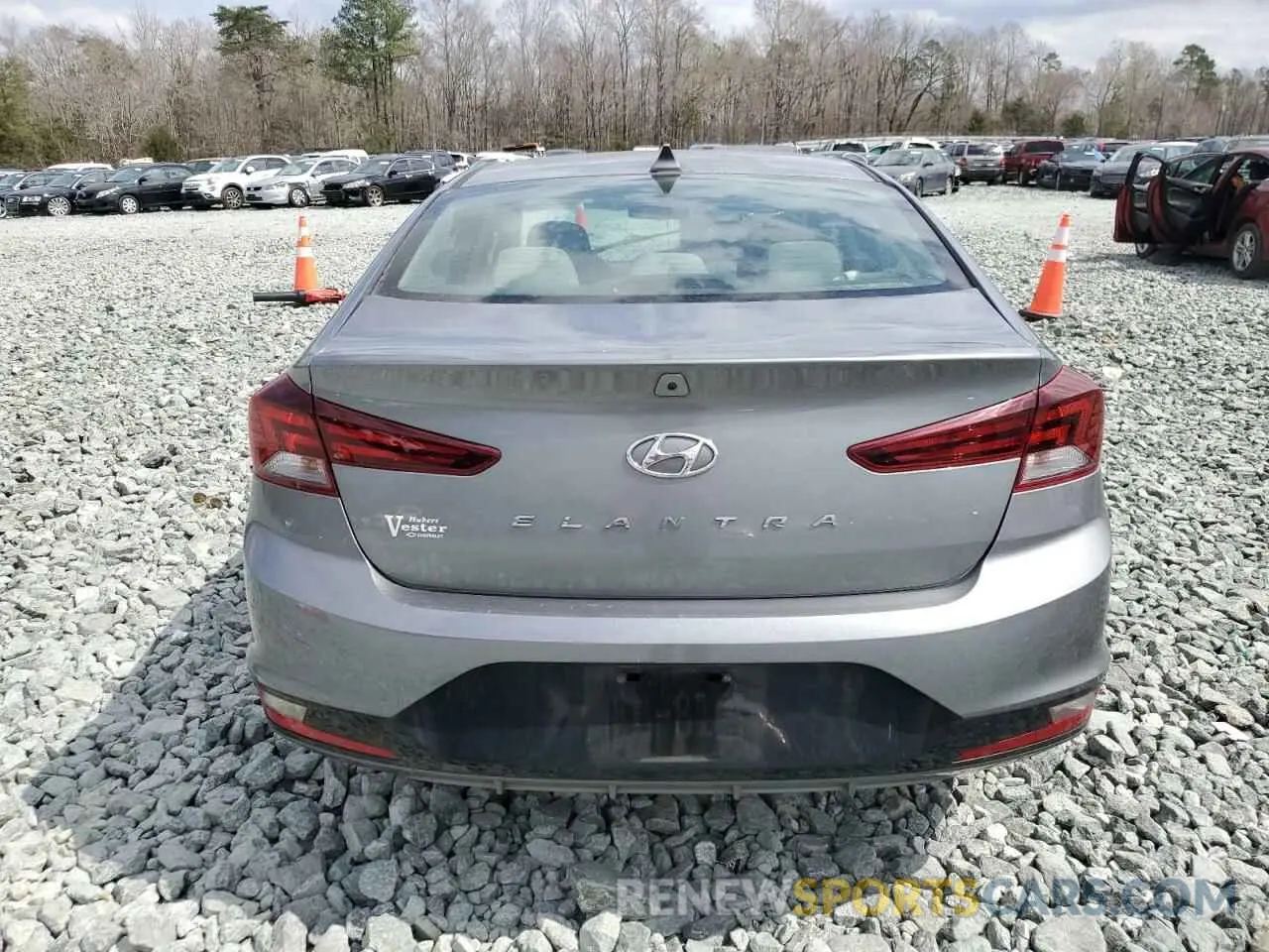 6 fotografías del automóvil dañado KMHD84LF2KU781788 HYUNDAI ELANTRA 2019