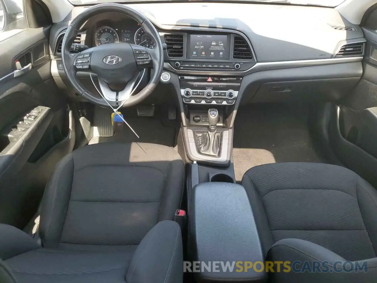 8 fotografías del automóvil dañado KMHD84LF2KU787168 HYUNDAI ELANTRA 2019