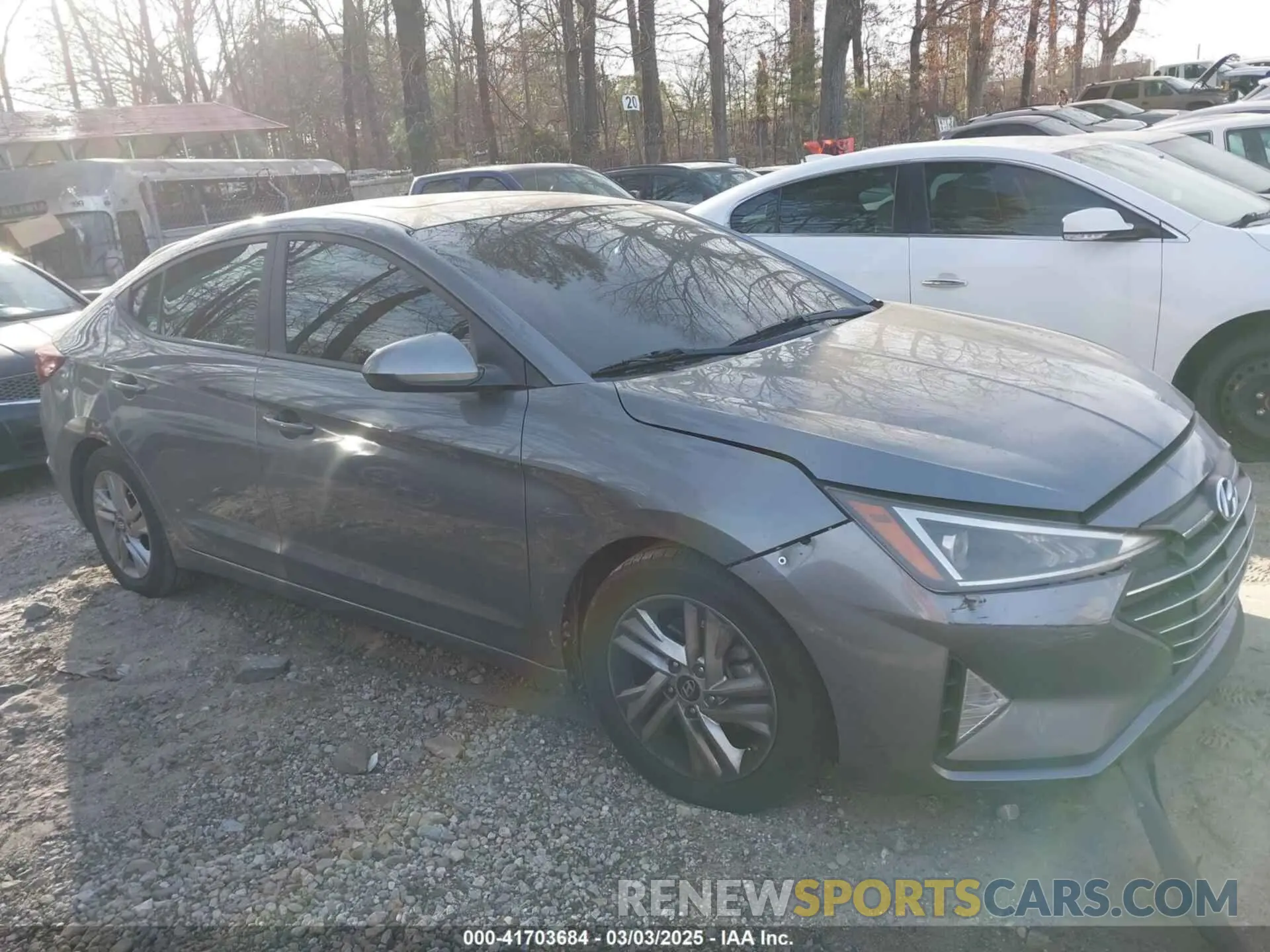 12 fotografías del automóvil dañado KMHD84LF2KU823697 HYUNDAI ELANTRA 2019