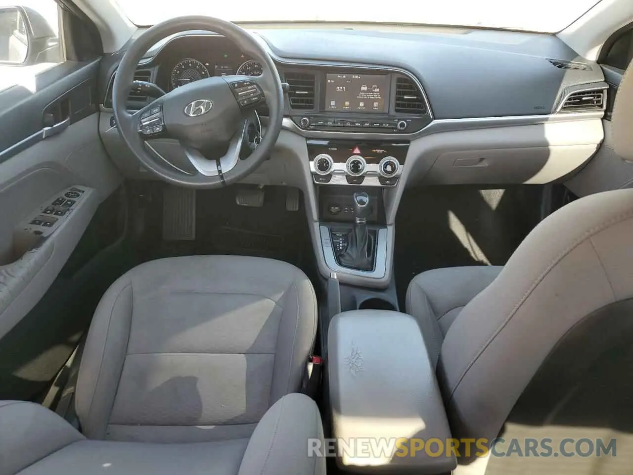 8 fotografías del automóvil dañado KMHD84LF3KU737458 HYUNDAI ELANTRA 2019