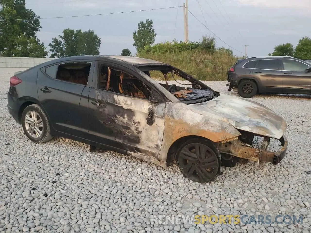 4 fotografías del automóvil dañado KMHD84LF3KU737671 HYUNDAI ELANTRA 2019