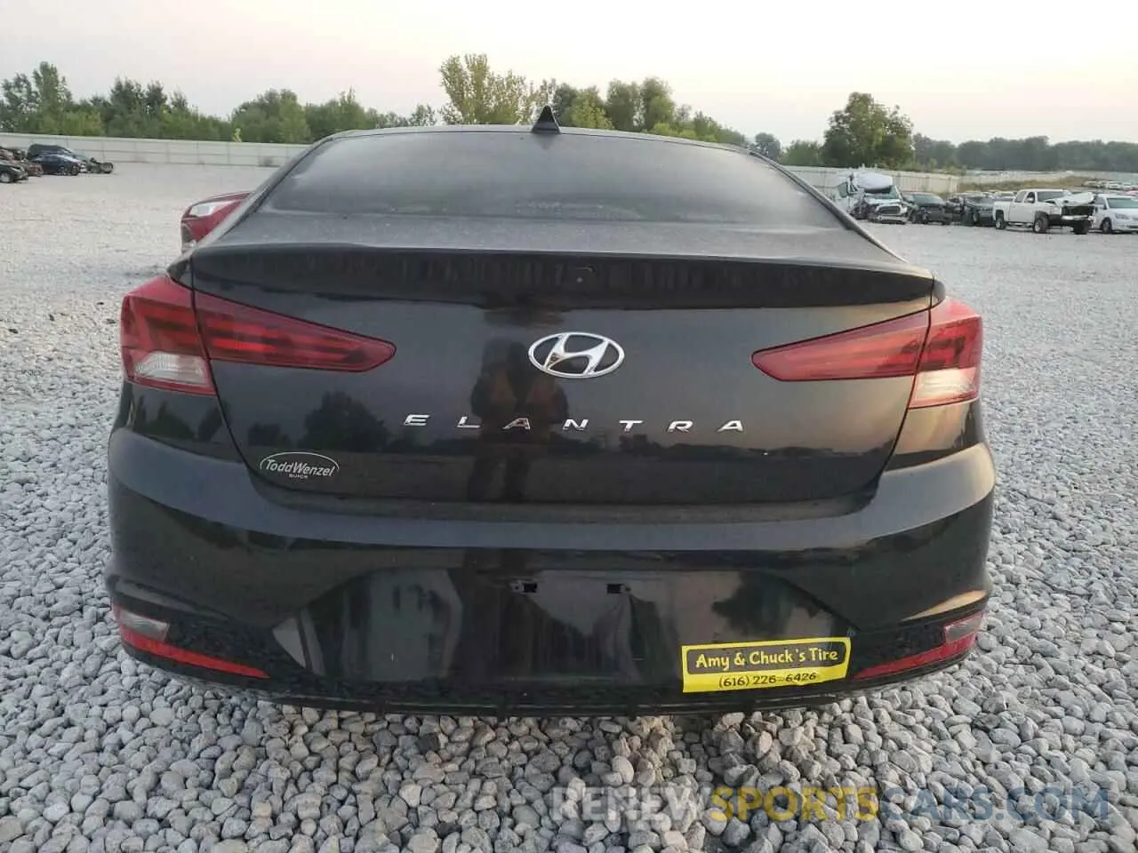 6 fotografías del automóvil dañado KMHD84LF3KU737671 HYUNDAI ELANTRA 2019