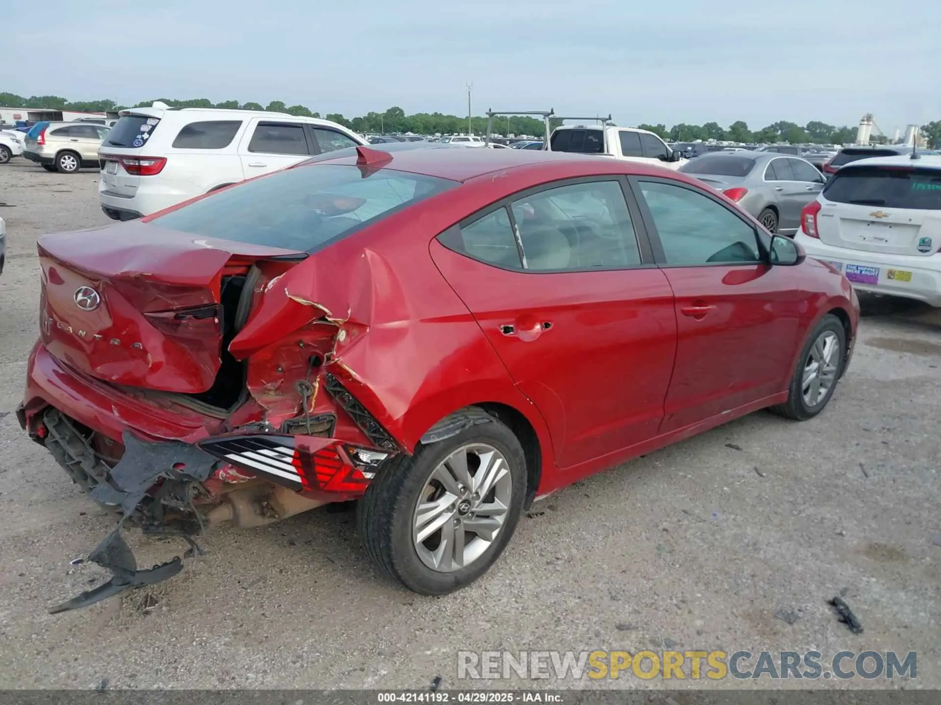 4 fotografías del automóvil dañado KMHD84LF3KU741672 HYUNDAI ELANTRA 2019