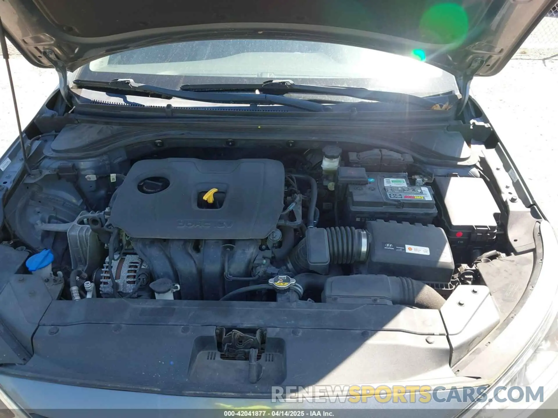 10 fotografías del automóvil dañado KMHD84LF3KU768726 HYUNDAI ELANTRA 2019