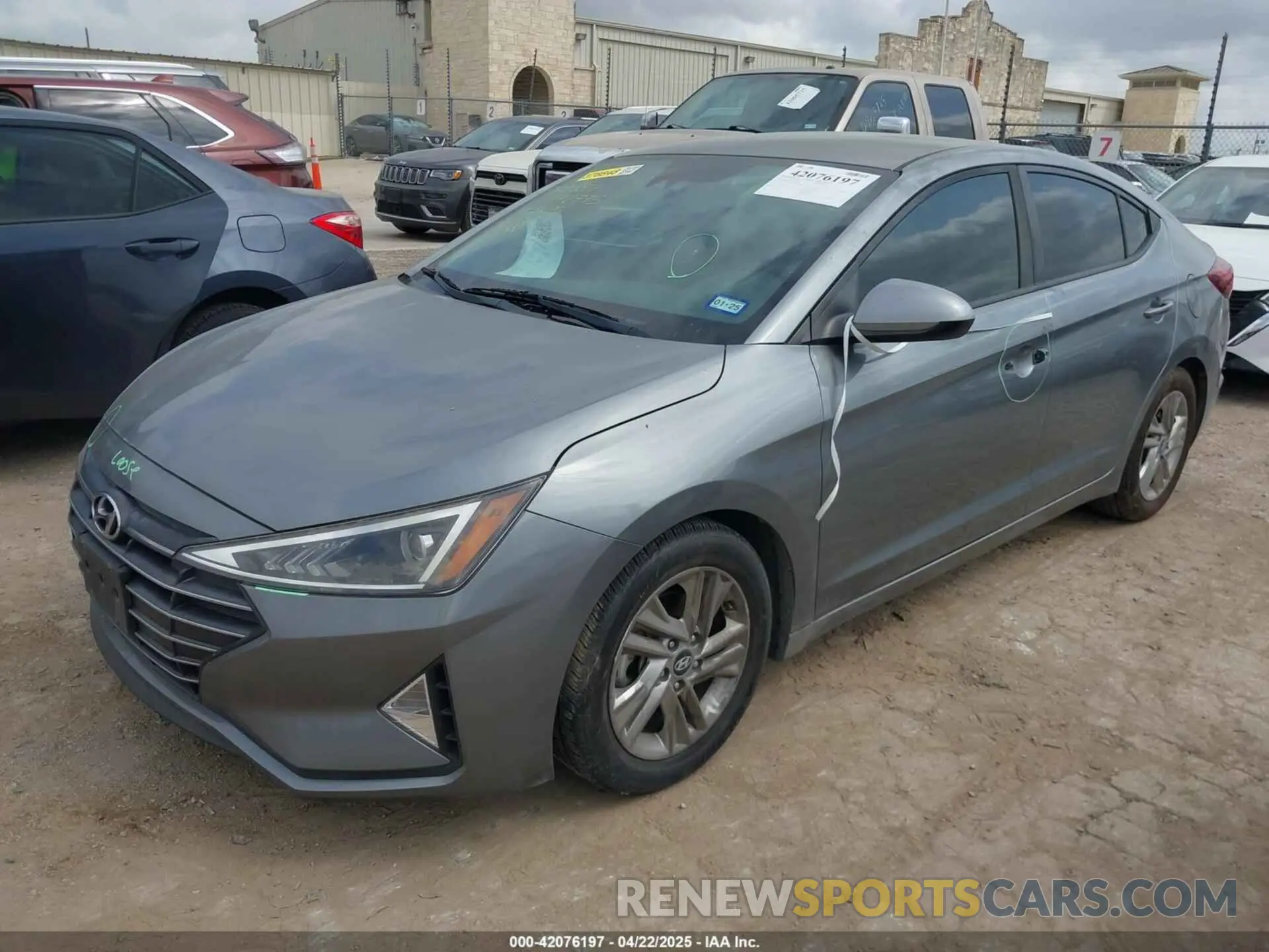 2 fotografías del automóvil dañado KMHD84LF3KU772775 HYUNDAI ELANTRA 2019