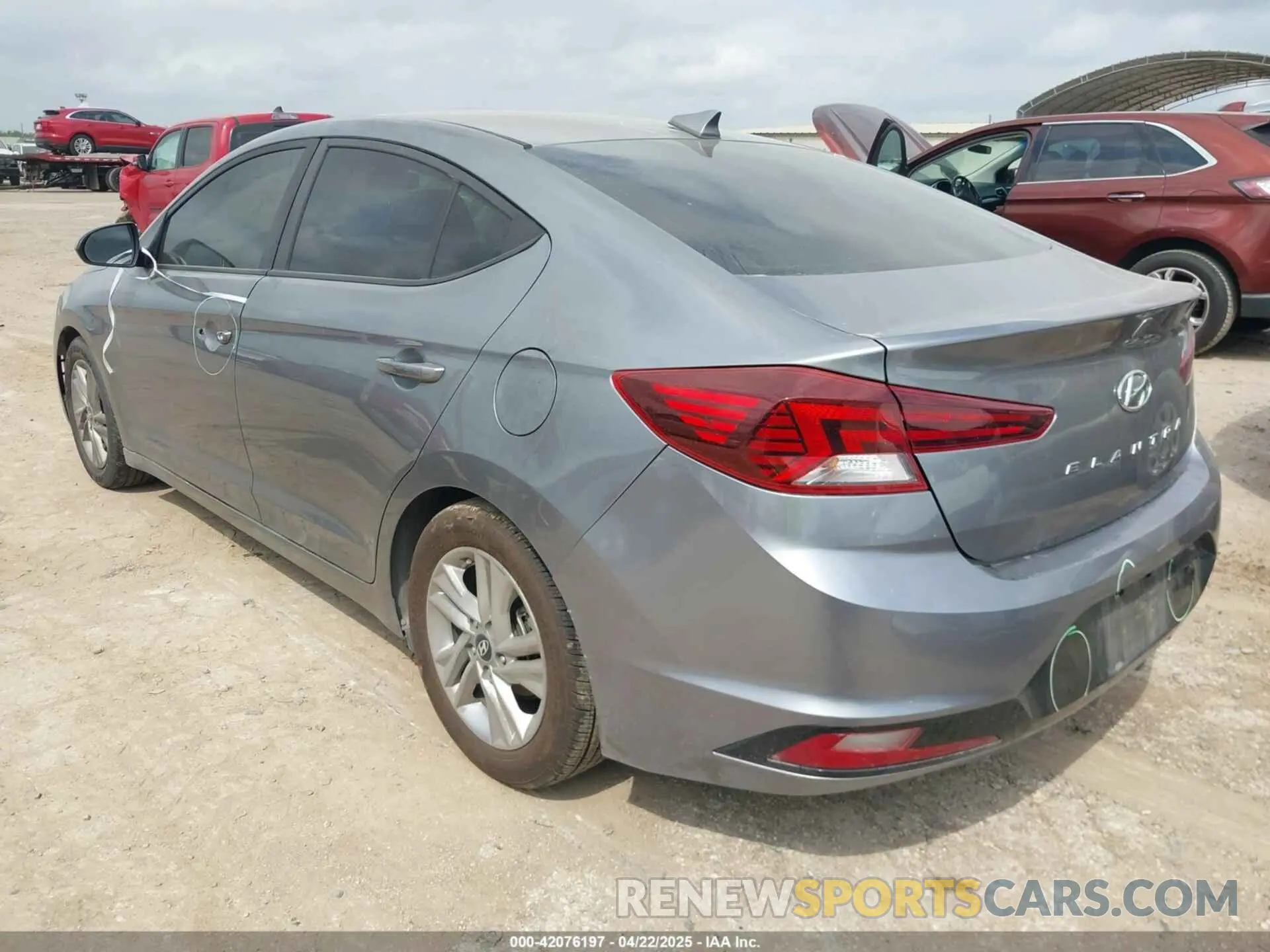 3 fotografías del automóvil dañado KMHD84LF3KU772775 HYUNDAI ELANTRA 2019
