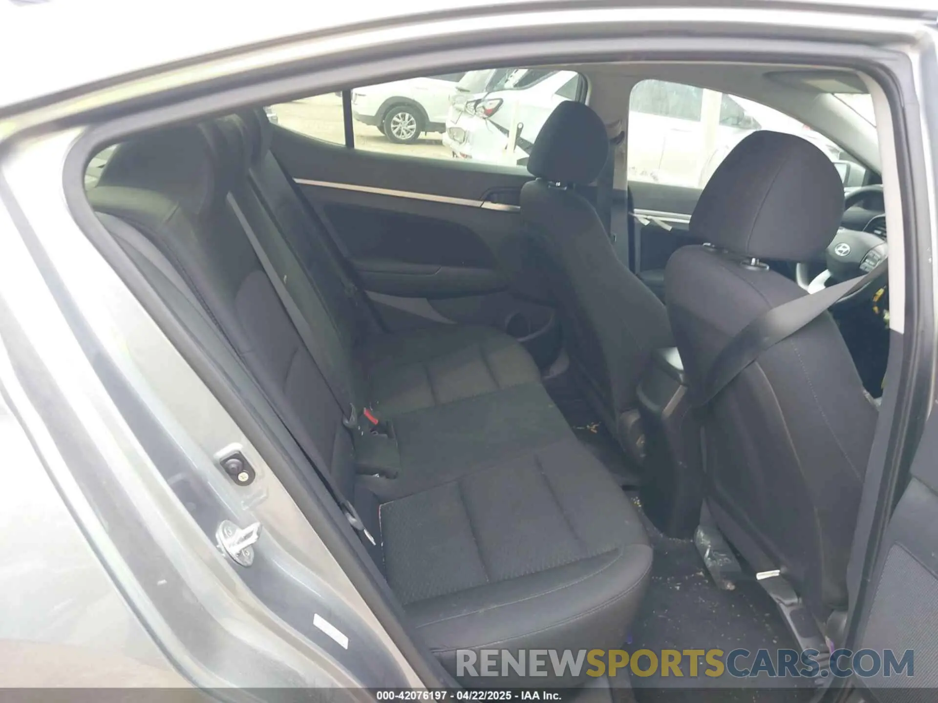 8 fotografías del automóvil dañado KMHD84LF3KU772775 HYUNDAI ELANTRA 2019