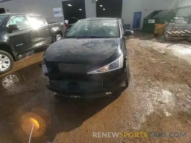 13 fotografías del automóvil dañado KMHD84LF3KU781993 HYUNDAI ELANTRA 2019