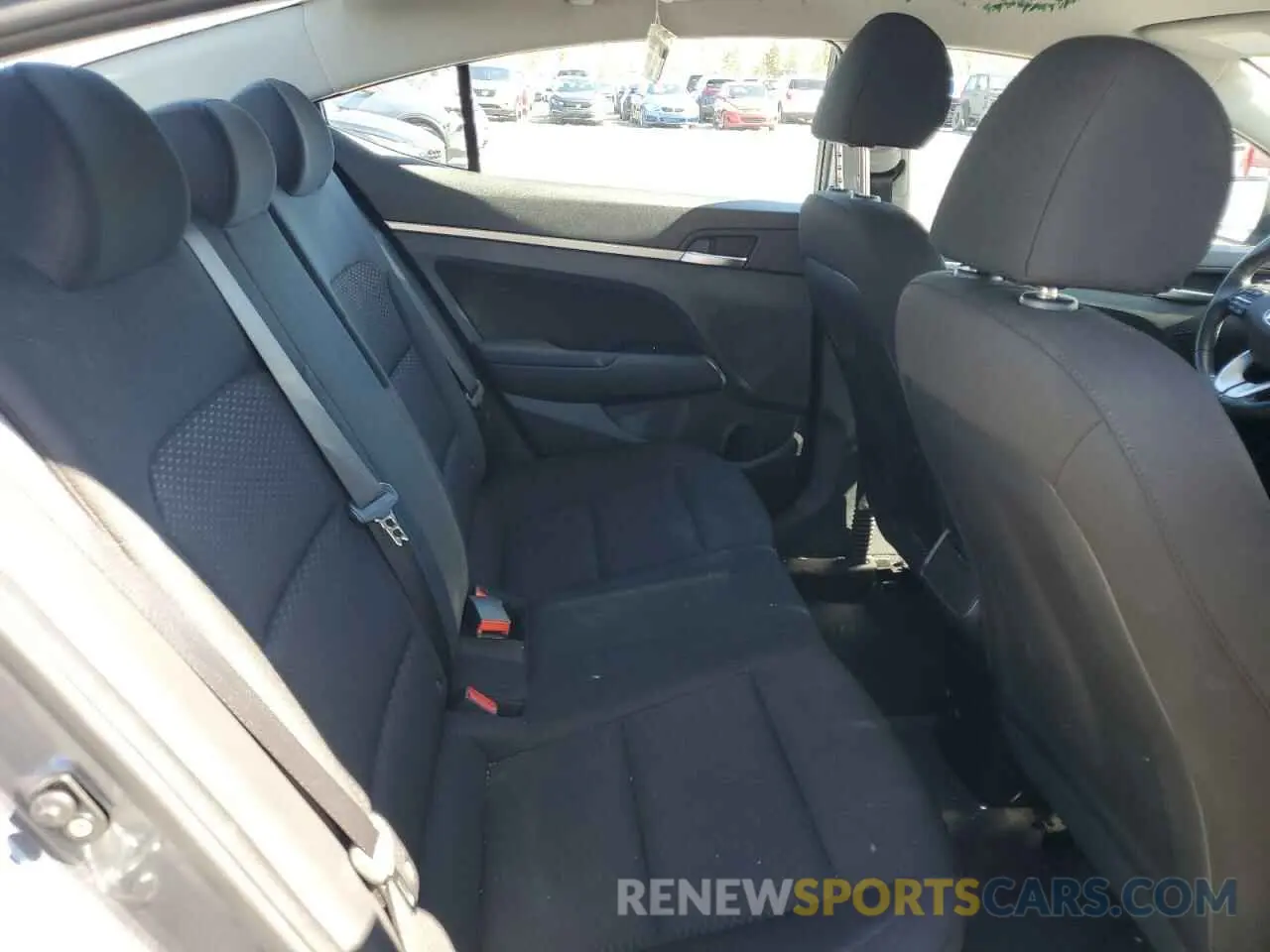 10 fotografías del automóvil dañado KMHD84LF3KU873573 HYUNDAI ELANTRA 2019