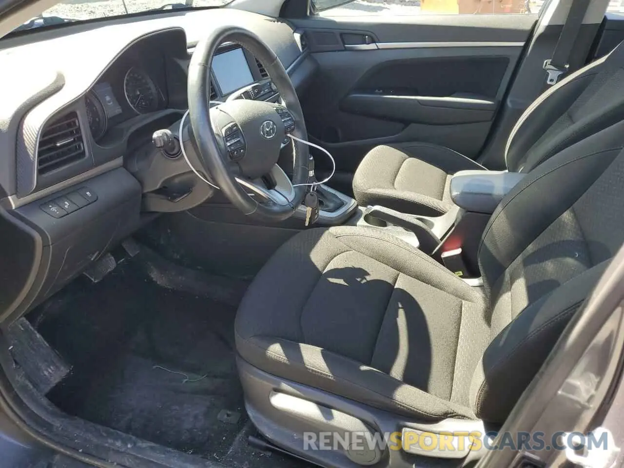 7 fotografías del automóvil dañado KMHD84LF3KU873573 HYUNDAI ELANTRA 2019