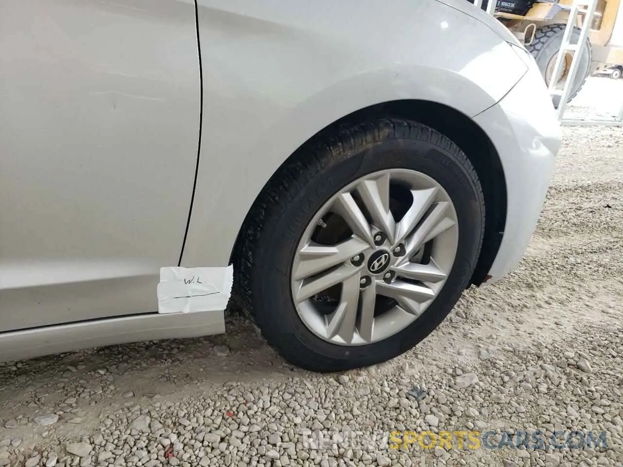 12 fotografías del automóvil dañado KMHD84LF4KU755063 HYUNDAI ELANTRA 2019