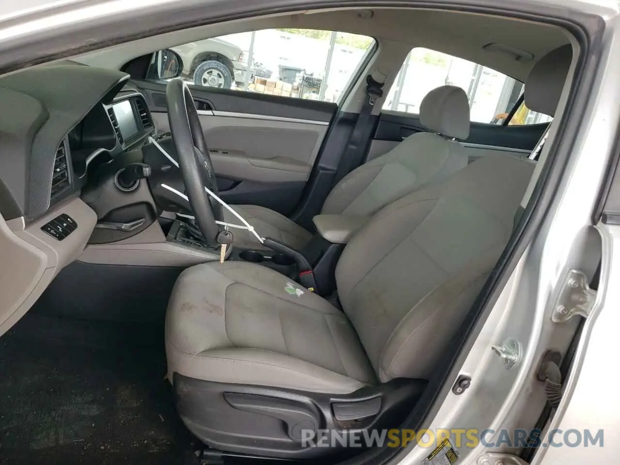 7 fotografías del automóvil dañado KMHD84LF4KU755063 HYUNDAI ELANTRA 2019