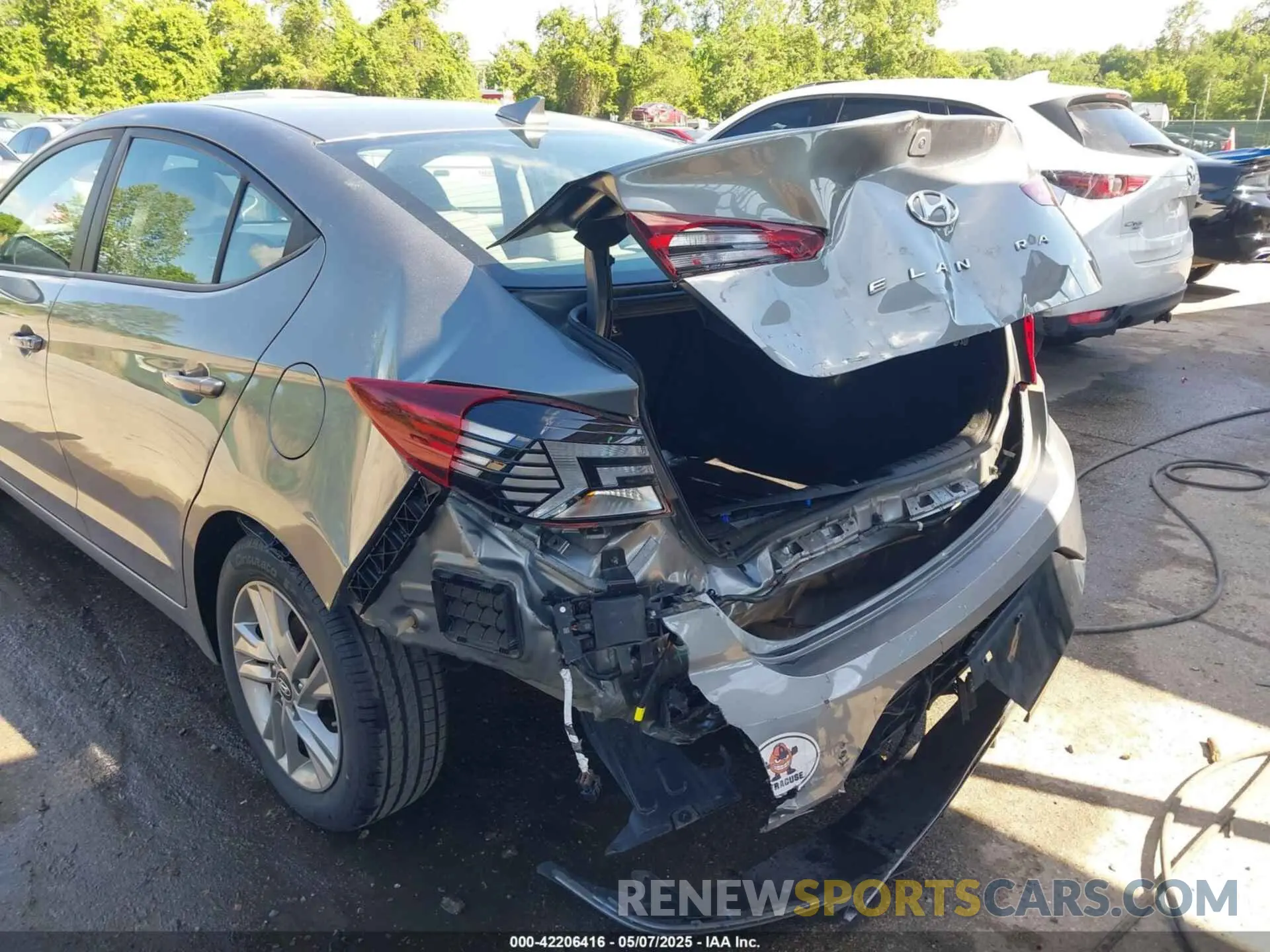 6 fotografías del automóvil dañado KMHD84LF4KU816525 HYUNDAI ELANTRA 2019