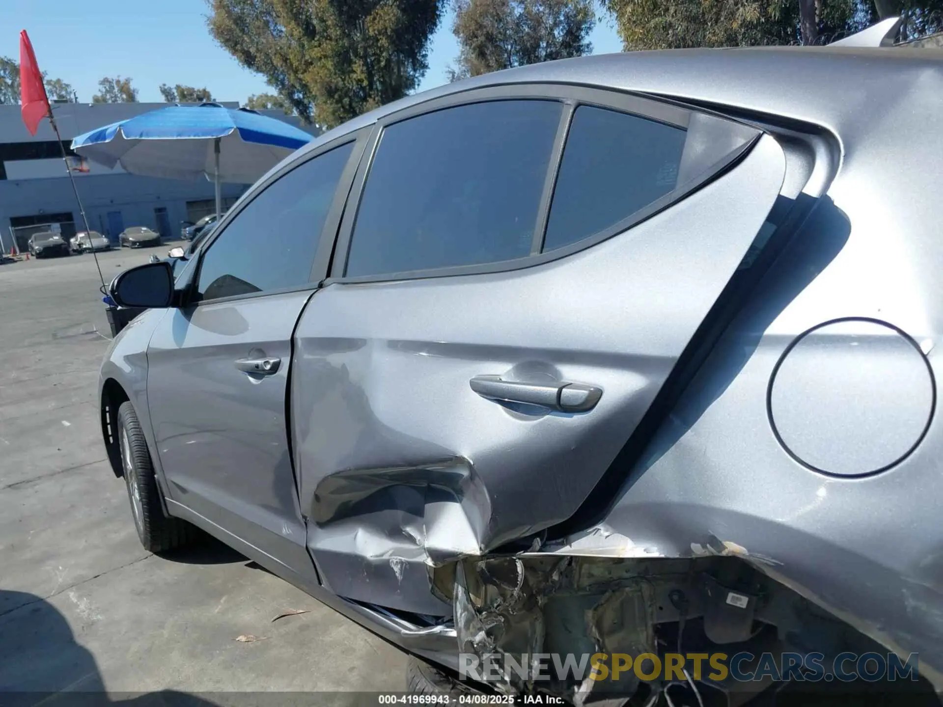 14 fotografías del automóvil dañado KMHD84LF4KU858807 HYUNDAI ELANTRA 2019