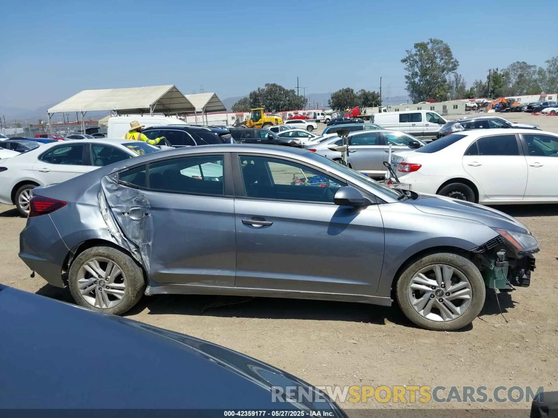 12 fotografías del automóvil dañado KMHD84LF4KU862789 HYUNDAI ELANTRA 2019