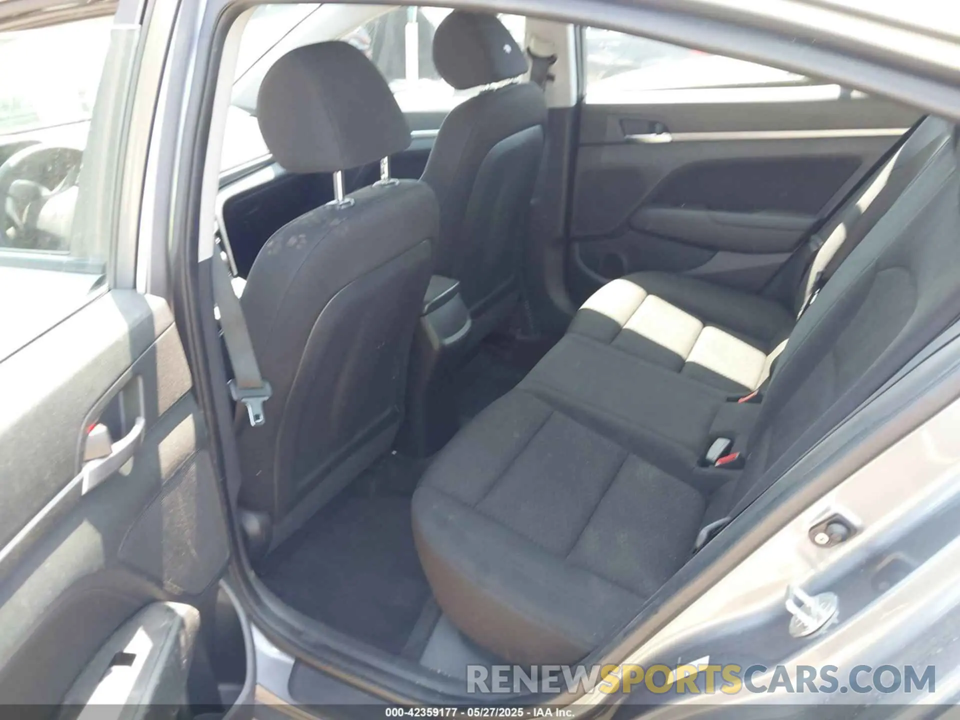 8 fotografías del automóvil dañado KMHD84LF4KU862789 HYUNDAI ELANTRA 2019