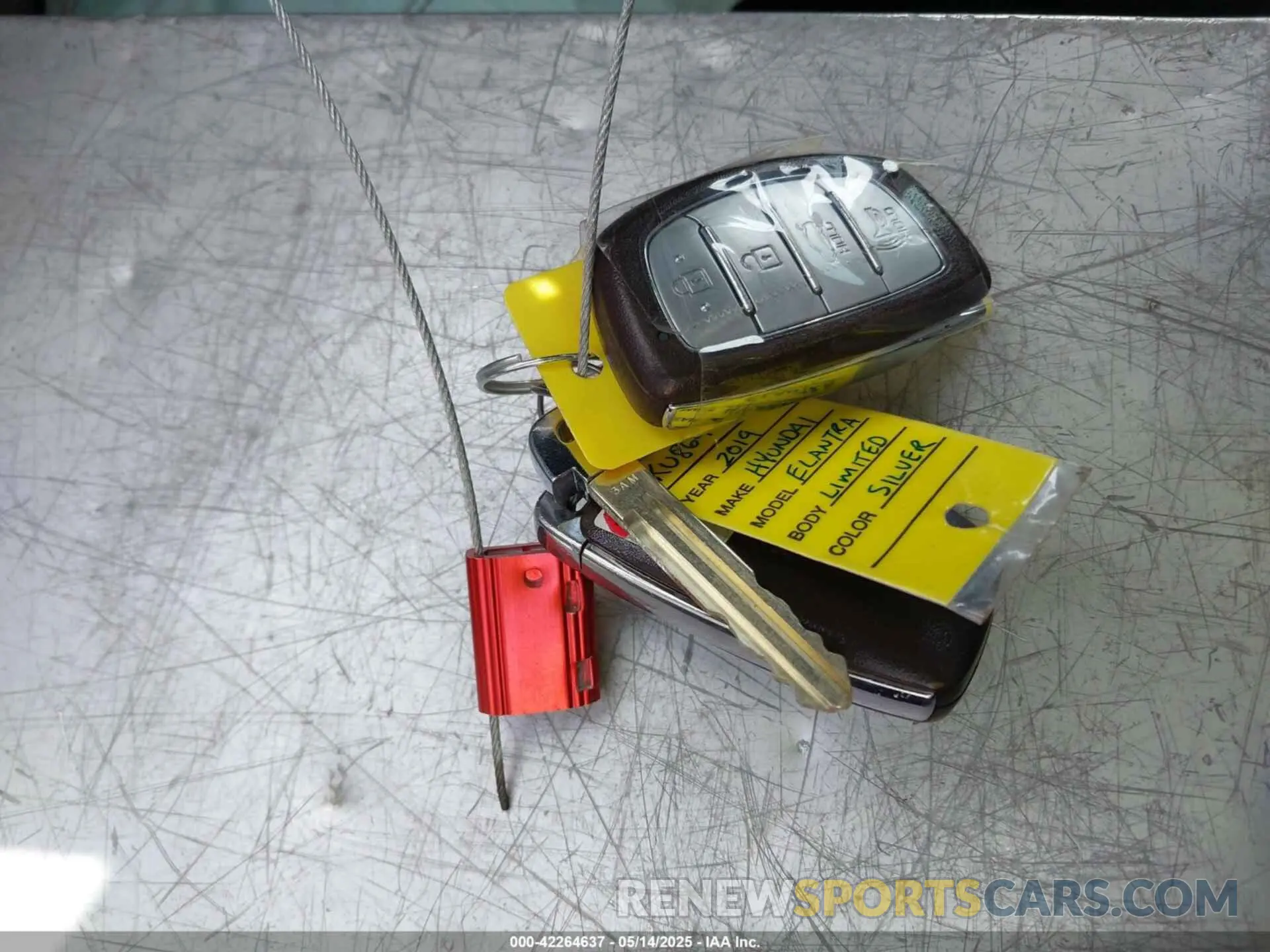 11 fotografías del automóvil dañado KMHD84LF4KU864915 HYUNDAI ELANTRA 2019