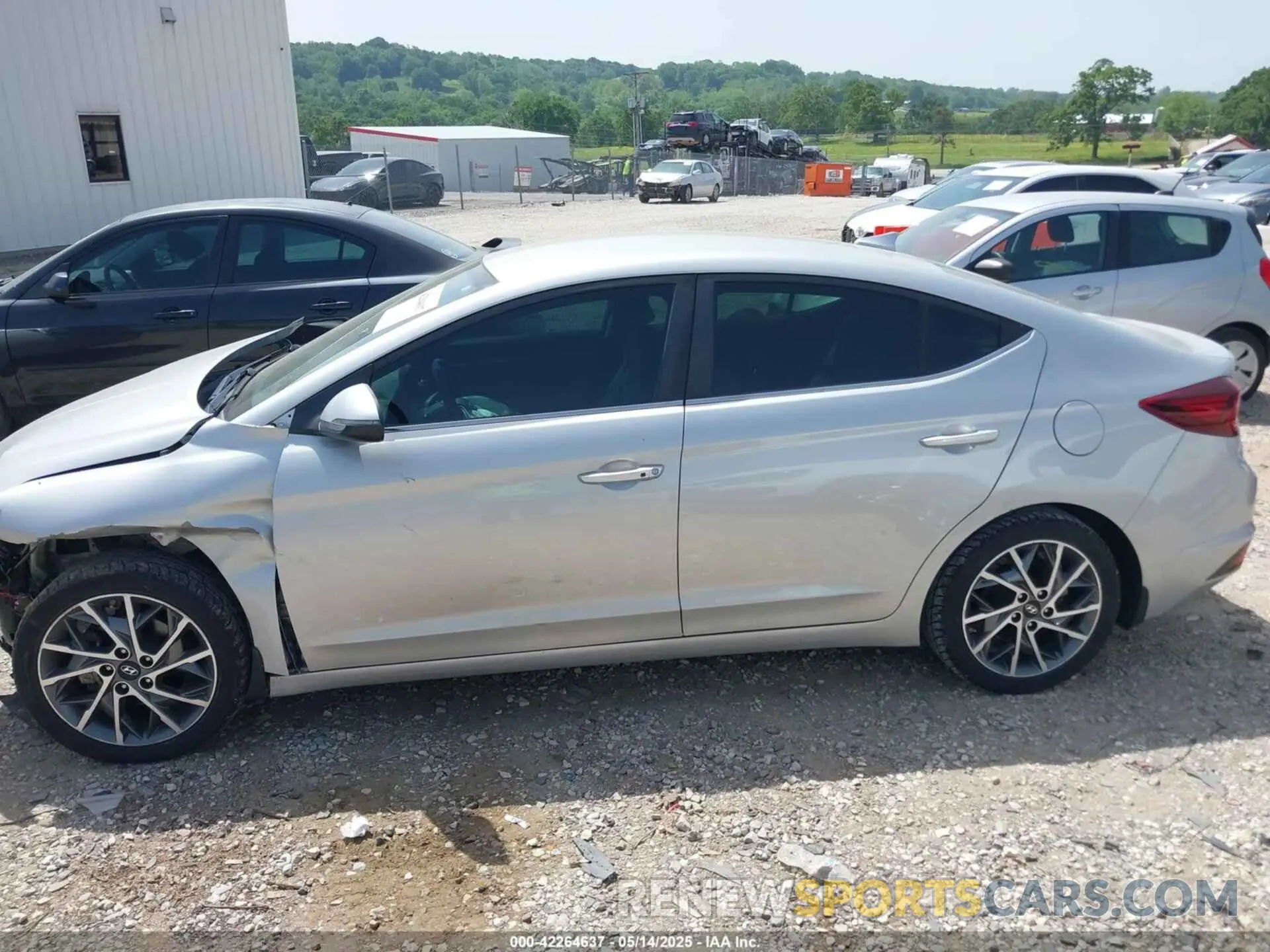 15 fotografías del automóvil dañado KMHD84LF4KU864915 HYUNDAI ELANTRA 2019