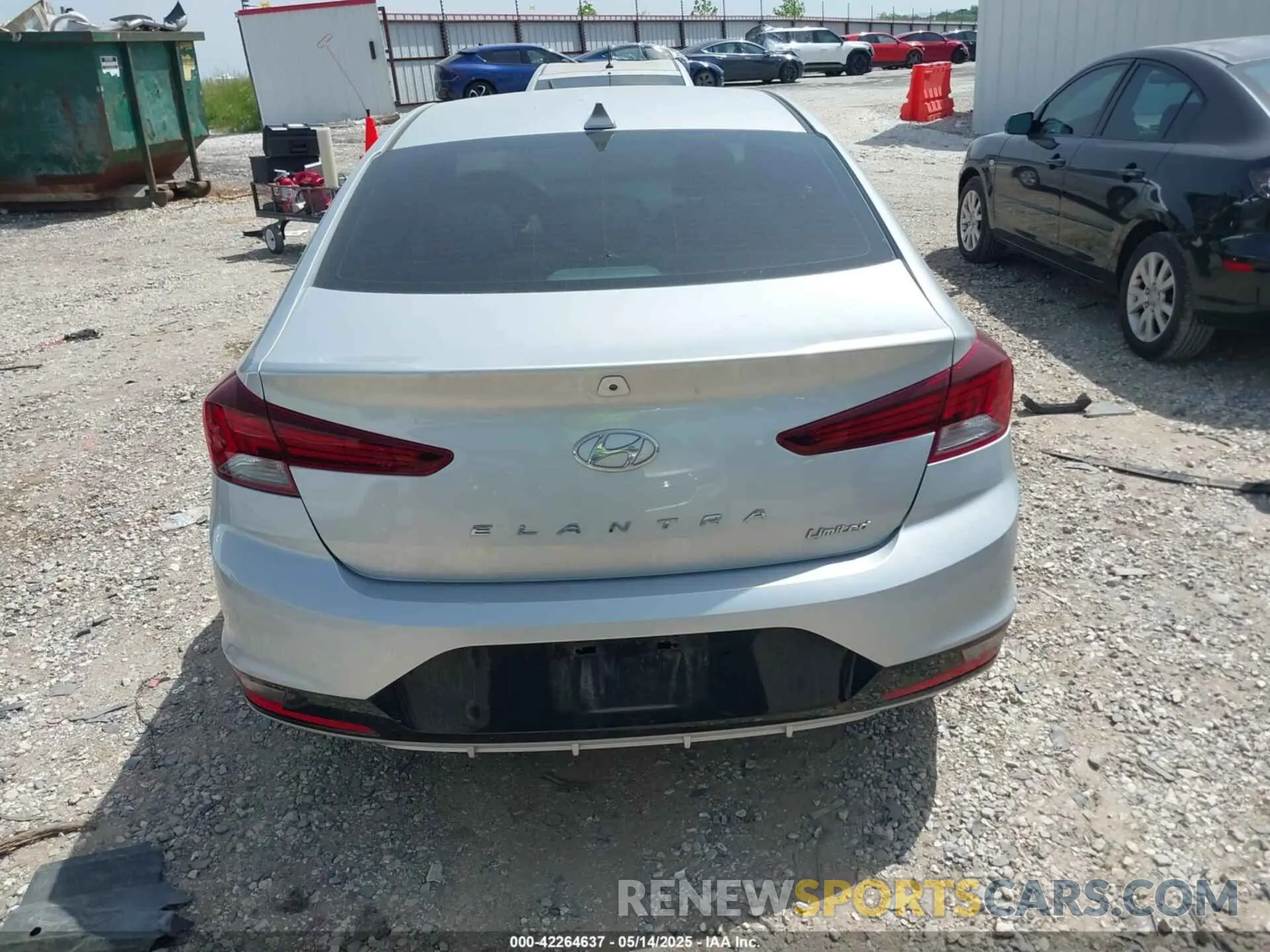 17 fotografías del automóvil dañado KMHD84LF4KU864915 HYUNDAI ELANTRA 2019