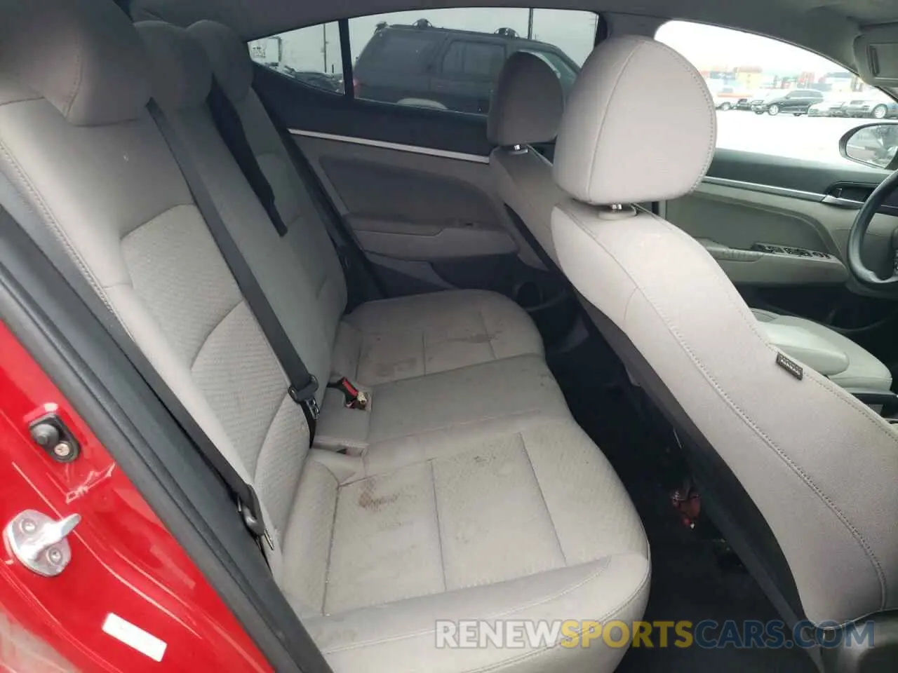 10 fotografías del automóvil dañado KMHD84LF5KU737977 HYUNDAI ELANTRA 2019