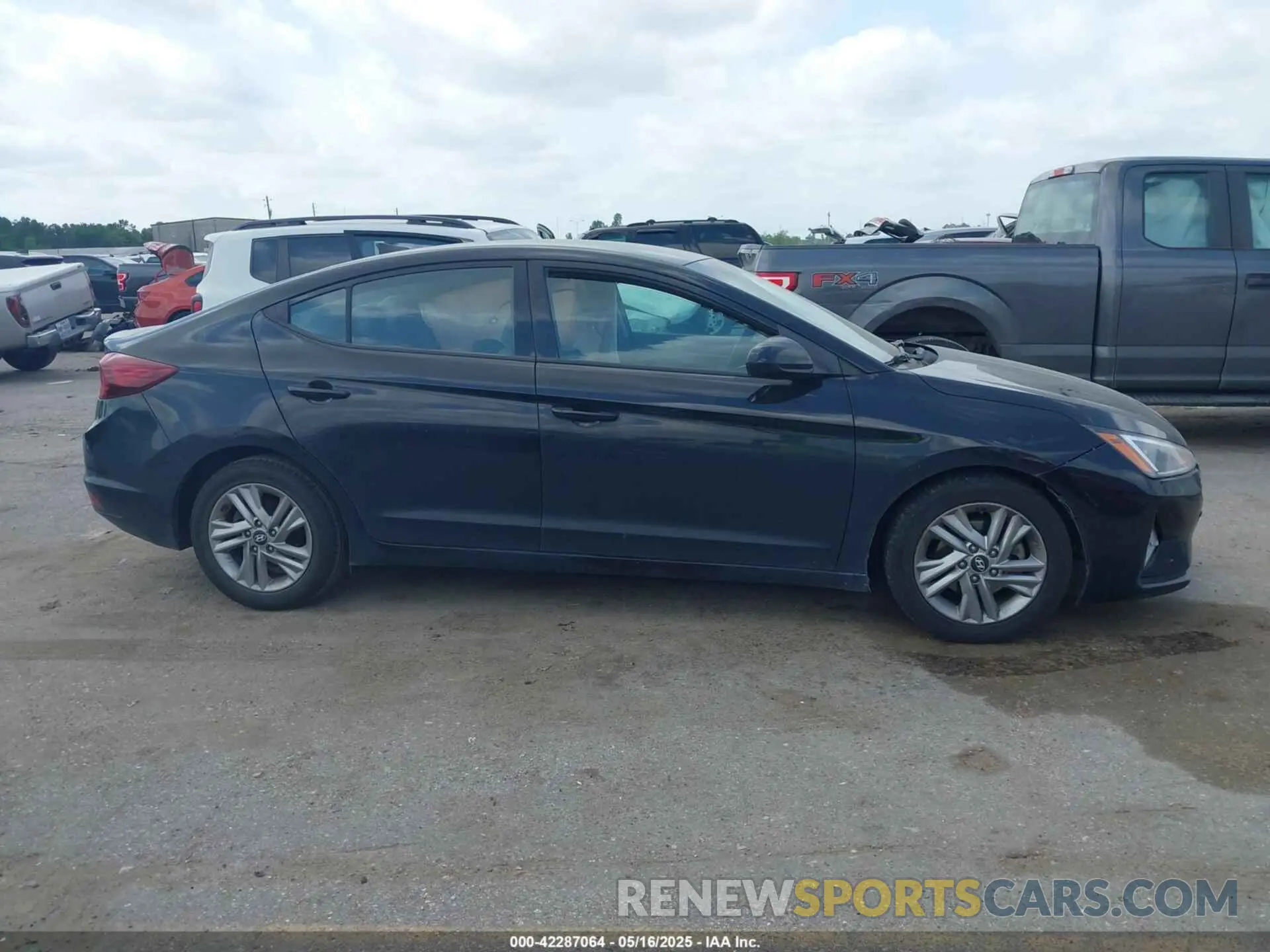 14 fotografías del automóvil dañado KMHD84LF5KU786869 HYUNDAI ELANTRA 2019