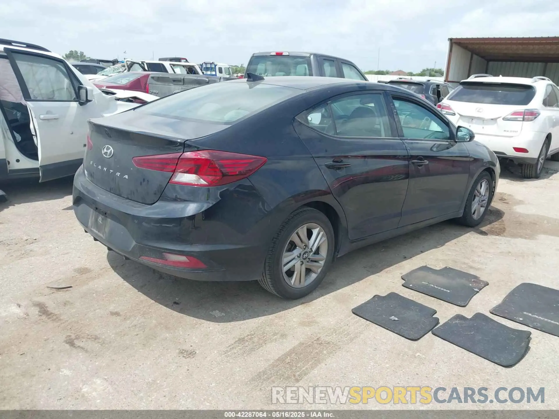 4 fotografías del automóvil dañado KMHD84LF5KU786869 HYUNDAI ELANTRA 2019