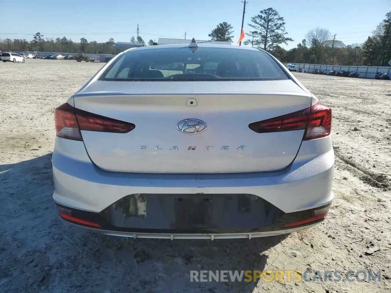 6 fotografías del automóvil dañado KMHD84LF5KU809082 HYUNDAI ELANTRA 2019