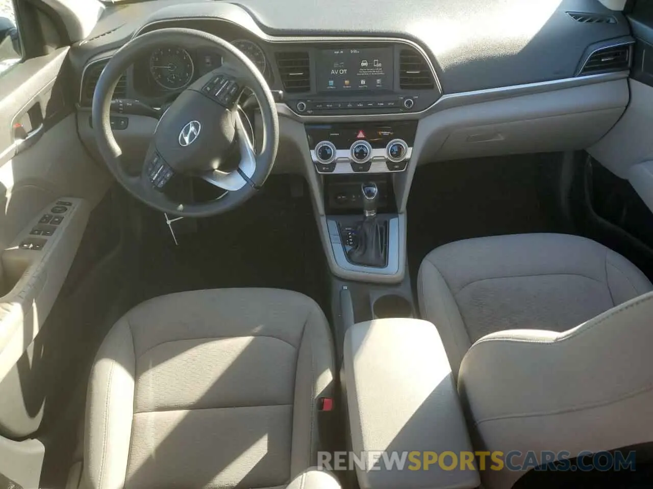 8 fotografías del automóvil dañado KMHD84LF5KU809082 HYUNDAI ELANTRA 2019