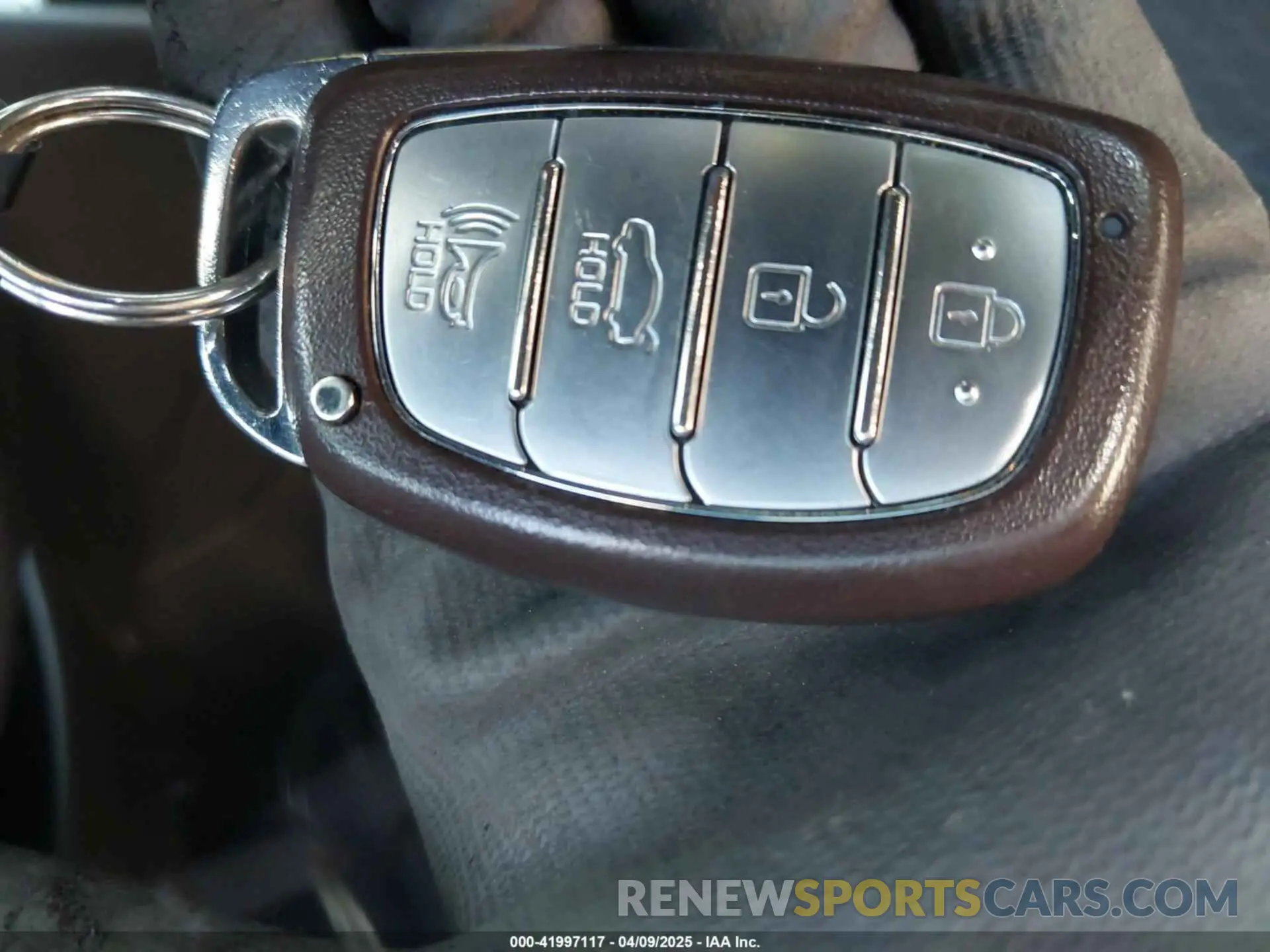 11 fotografías del automóvil dañado KMHD84LF5KU826044 HYUNDAI ELANTRA 2019
