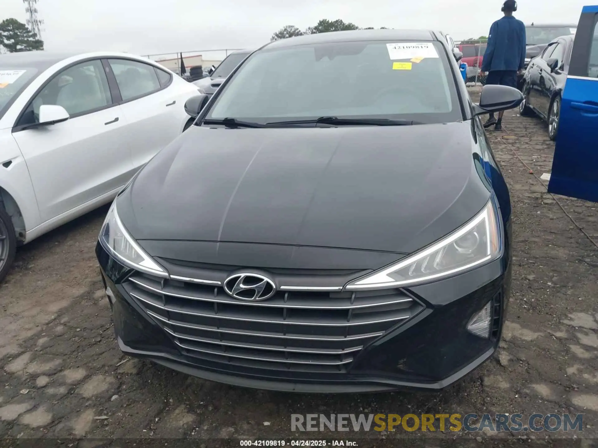 12 fotografías del automóvil dañado KMHD84LF5KU879097 HYUNDAI ELANTRA 2019
