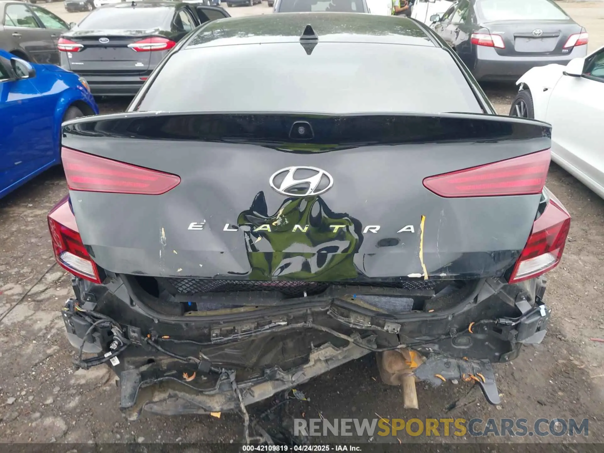 6 fotografías del automóvil dañado KMHD84LF5KU879097 HYUNDAI ELANTRA 2019
