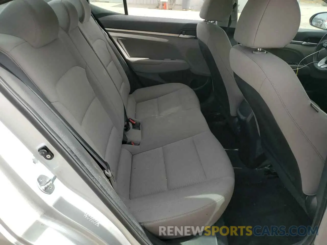 10 fotografías del automóvil dañado KMHD84LF6KU766419 HYUNDAI ELANTRA 2019