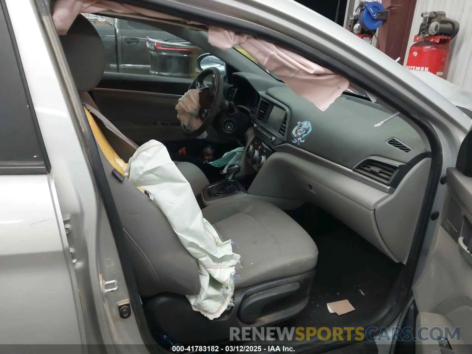 5 fotografías del automóvil dañado KMHD84LF6KU769398 HYUNDAI ELANTRA 2019