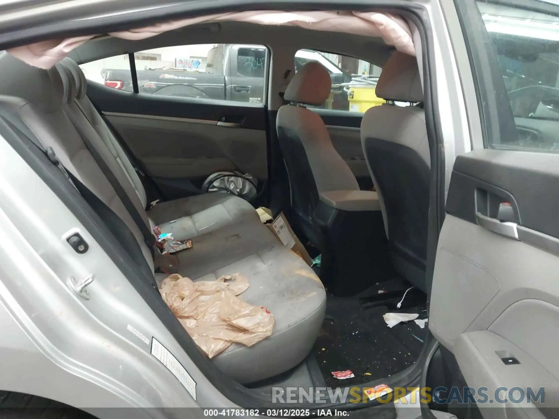 8 fotografías del automóvil dañado KMHD84LF6KU769398 HYUNDAI ELANTRA 2019