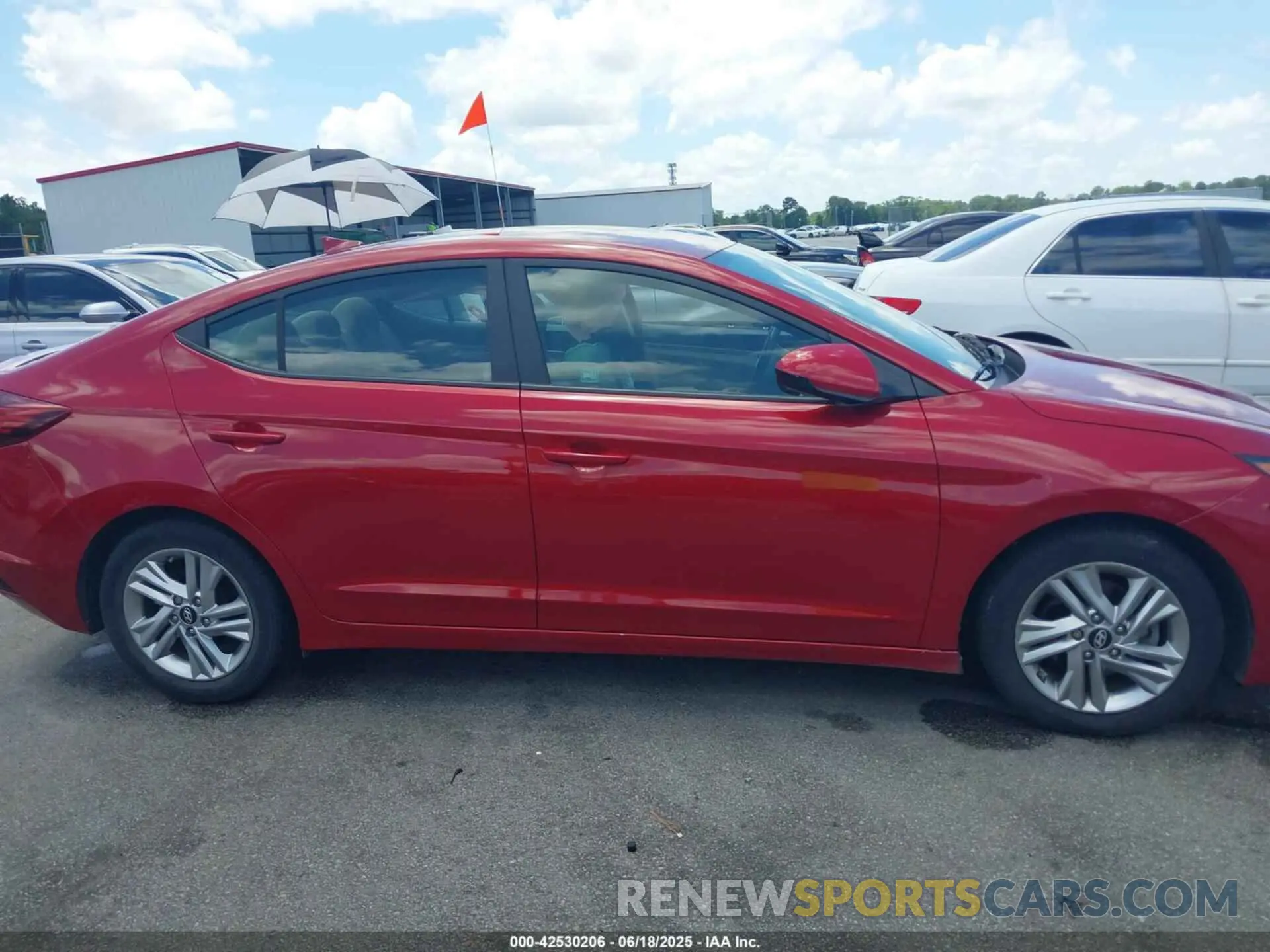 13 fotografías del automóvil dañado KMHD84LF6KU806742 HYUNDAI ELANTRA 2019