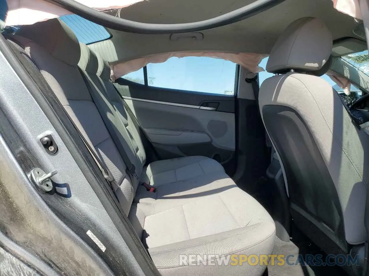 10 fotografías del automóvil dañado KMHD84LF7KU750553 HYUNDAI ELANTRA 2019