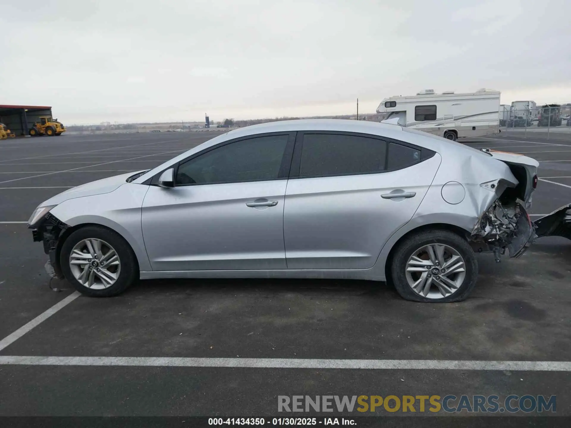 15 fotografías del automóvil dañado KMHD84LF7KU773329 HYUNDAI ELANTRA 2019
