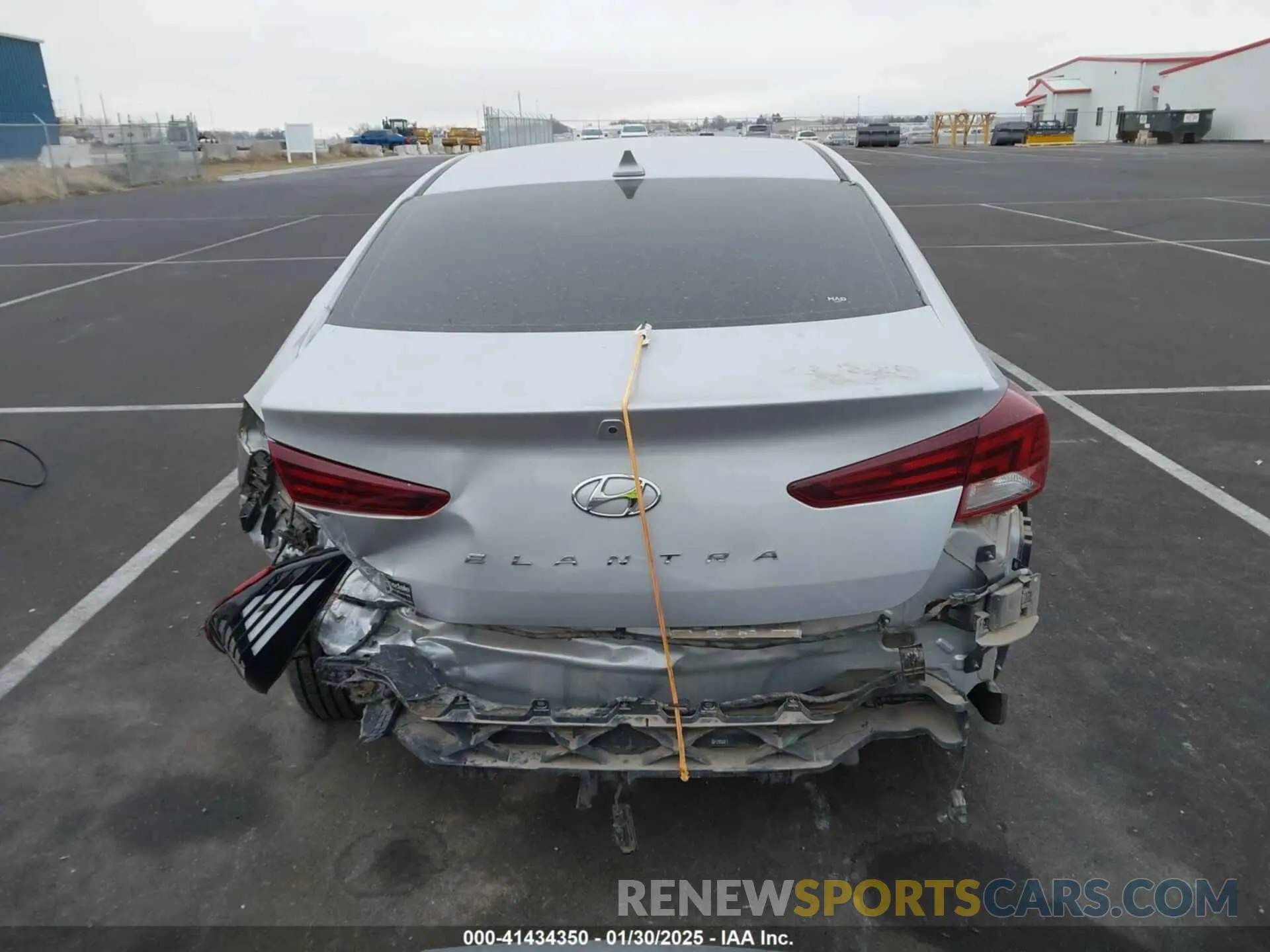 17 fotografías del automóvil dañado KMHD84LF7KU773329 HYUNDAI ELANTRA 2019