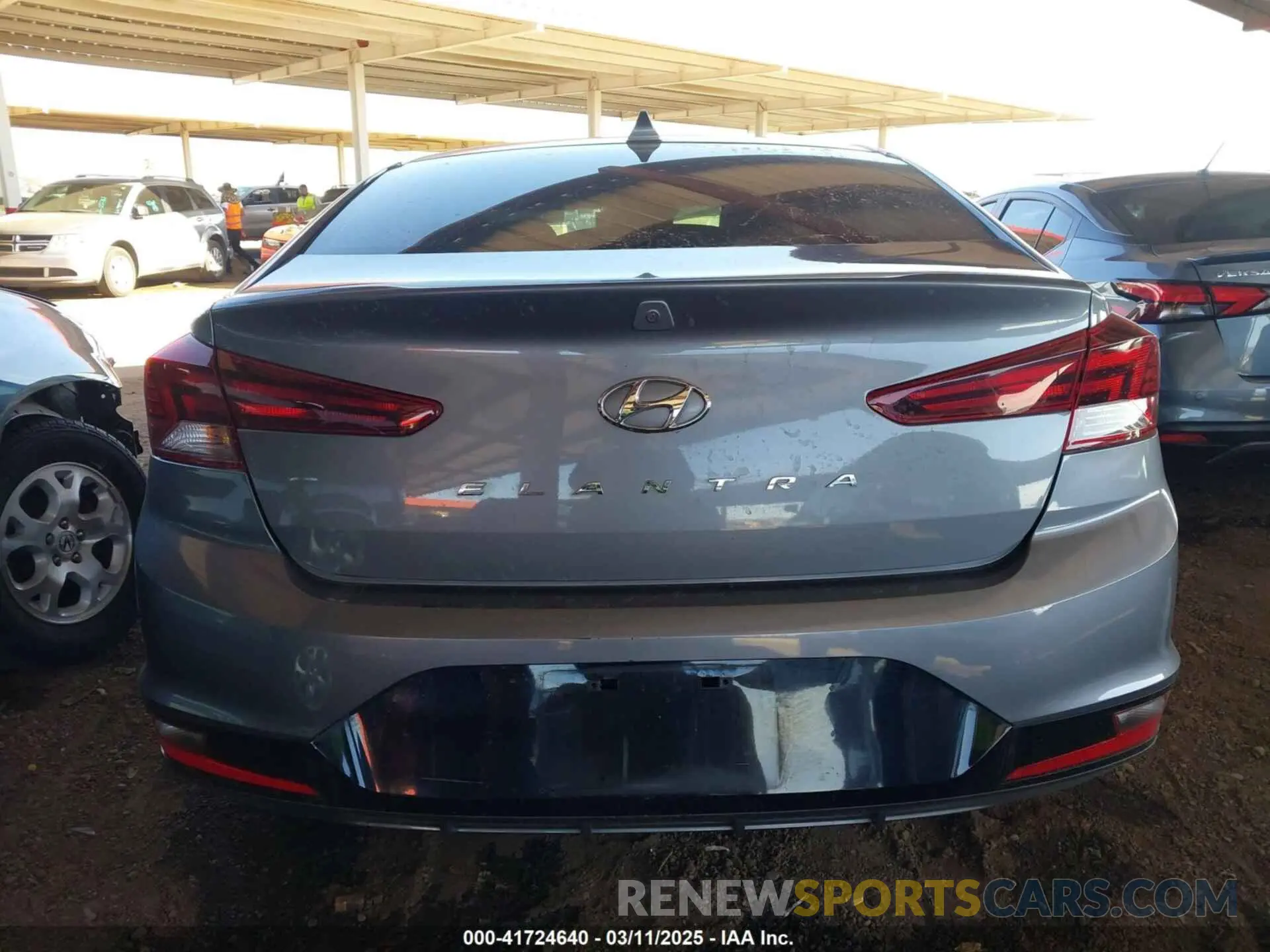 17 fotografías del automóvil dañado KMHD84LF8KU816835 HYUNDAI ELANTRA 2019